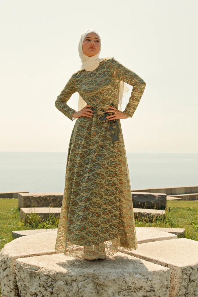 Amber Lace Maxi Gown - Enchanted Evergreen