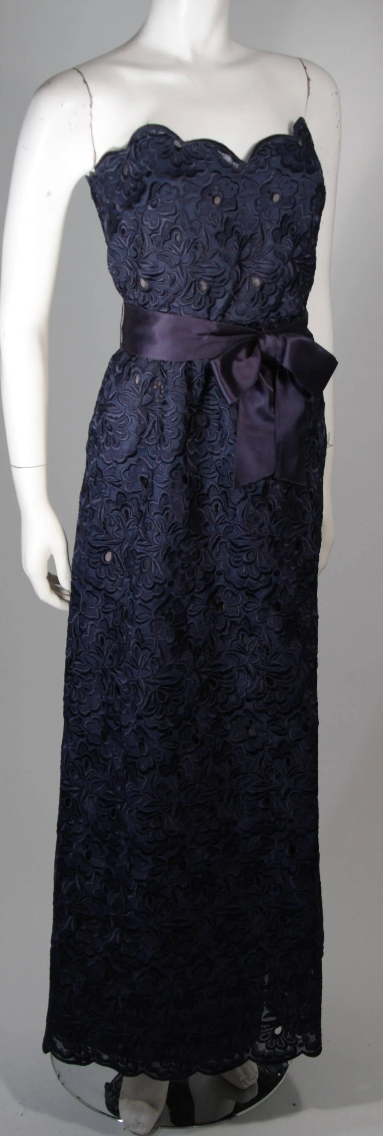 ARNOLD SCAASI Navy Floral Lace Gown Satin Belt Size 2