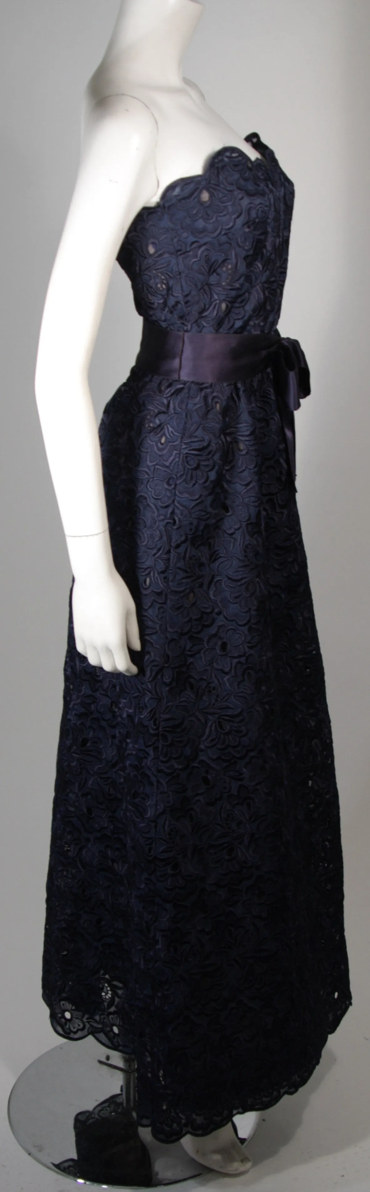 ARNOLD SCAASI Navy Floral Lace Gown Satin Belt Size 2