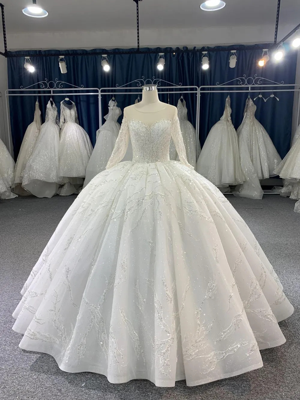 B202# Long Sleeved Full Bead Wedding Grown Dress With Big Tail
