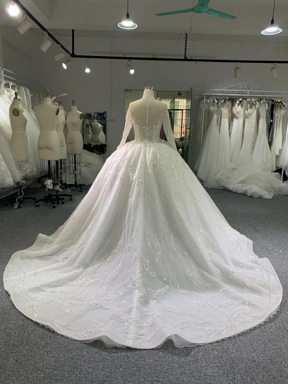 B202# Long Sleeved Full Bead Wedding Grown Dress With Big Tail