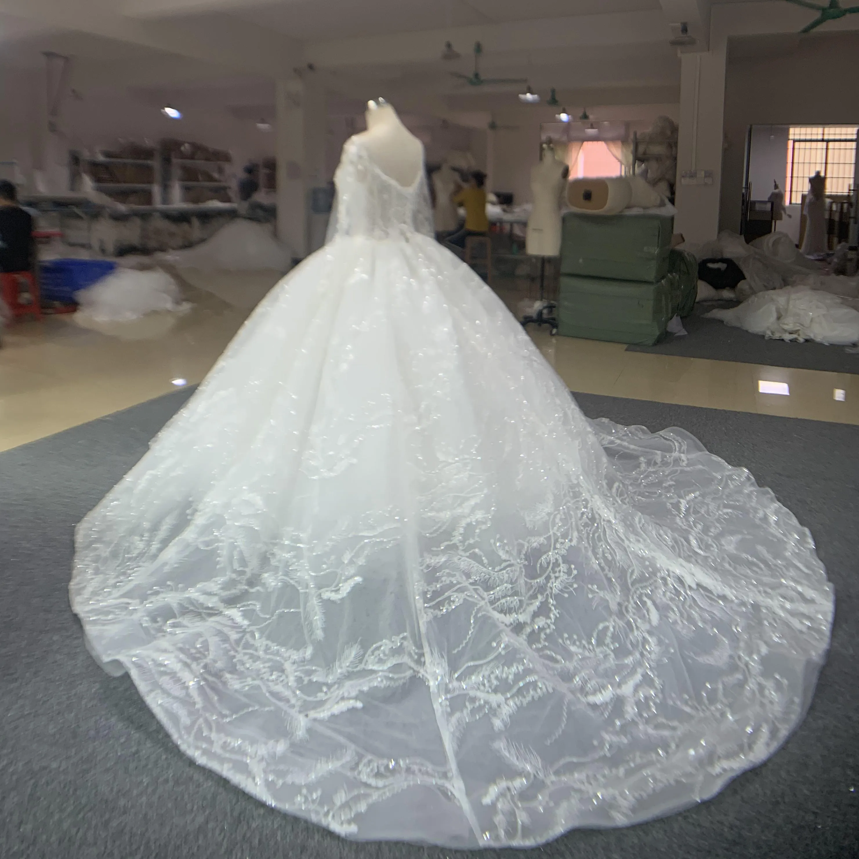BYG new style wedding dress long sleeves chapel train bridal gown