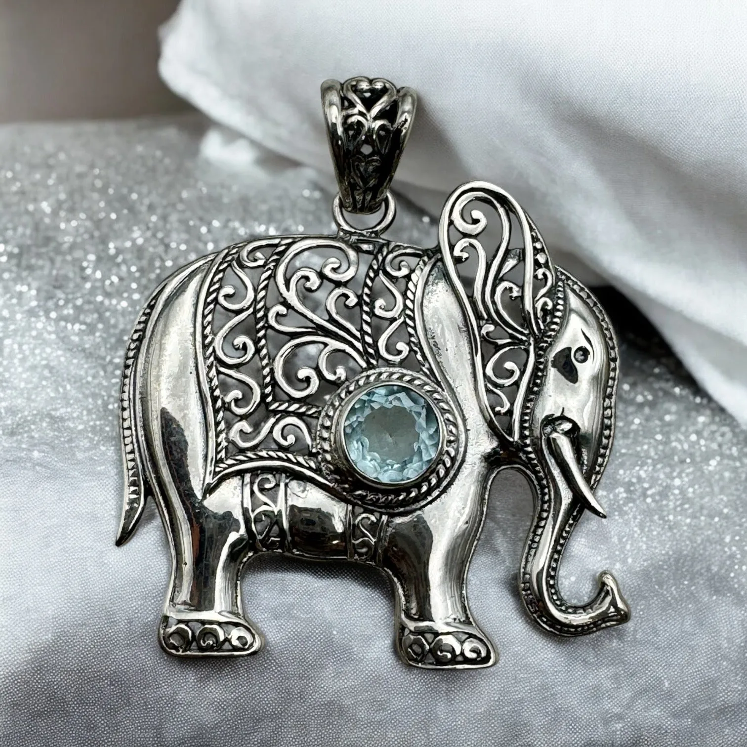 ELEPHANT Blue Topaz Solid 925 Sterling Silver Pendant