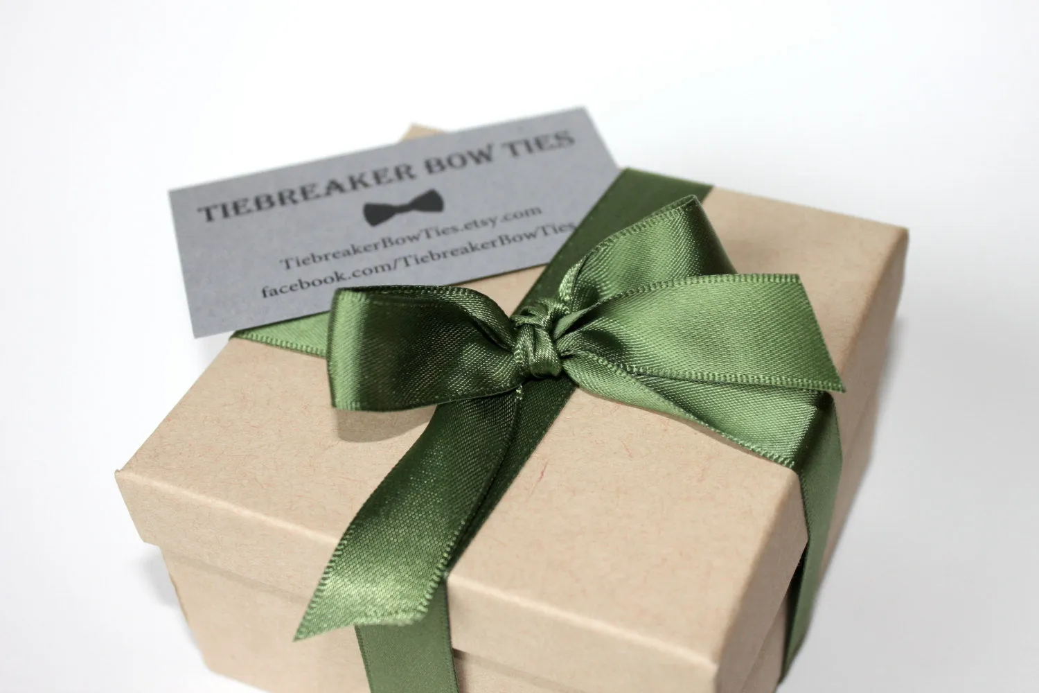 Green and Gold Floral Bow Tie