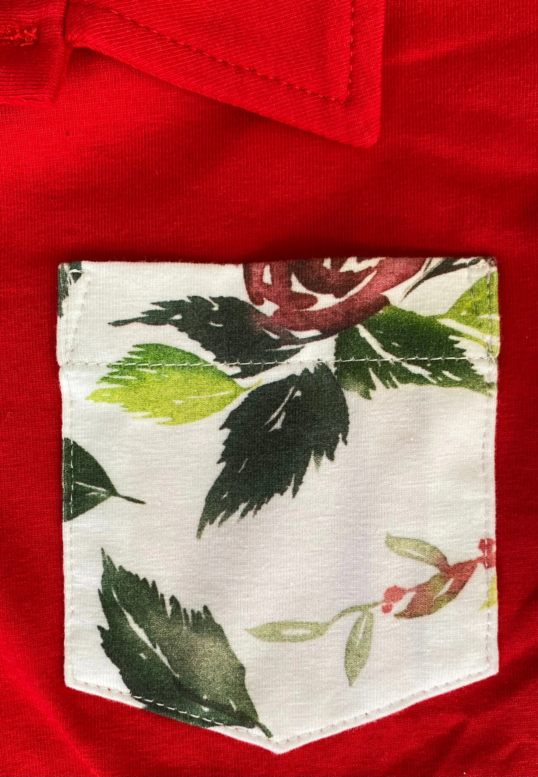 Hollyberry Kisses Chip Shirt
