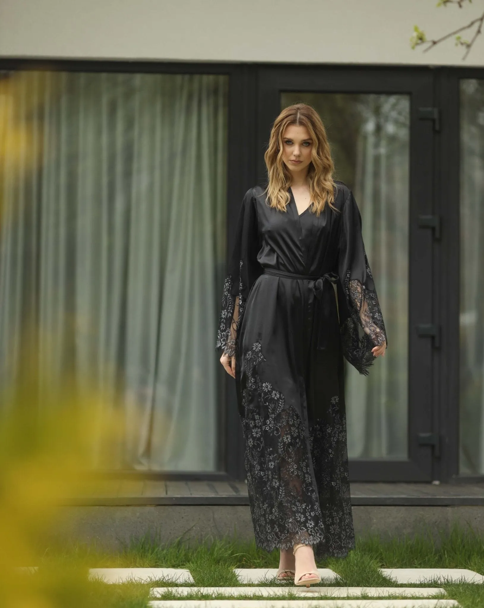 Meet Me in Jeddah Robe and Nightgown Set