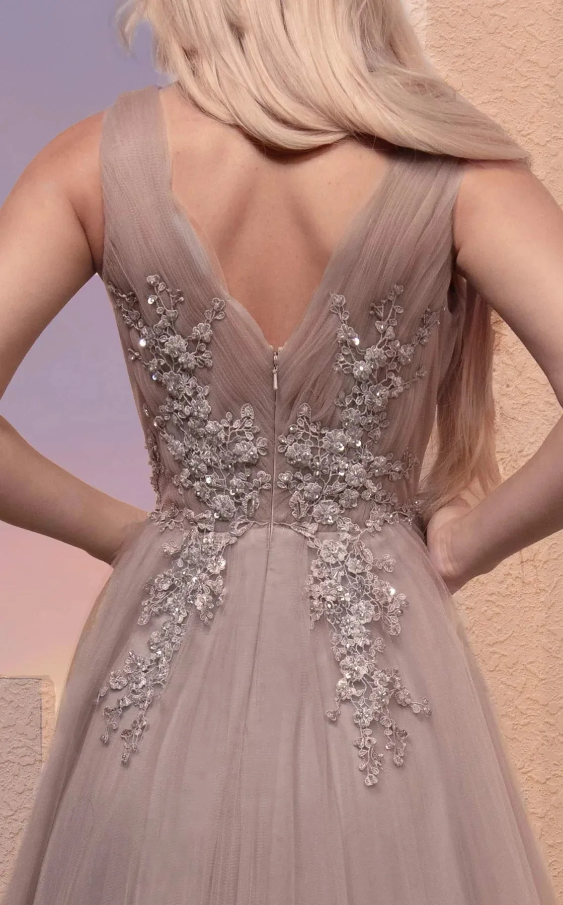 MNM COUTURE M0095