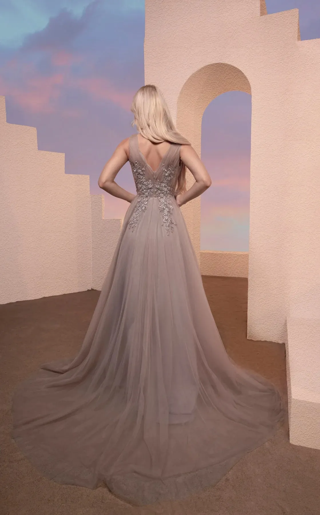 MNM COUTURE M0095