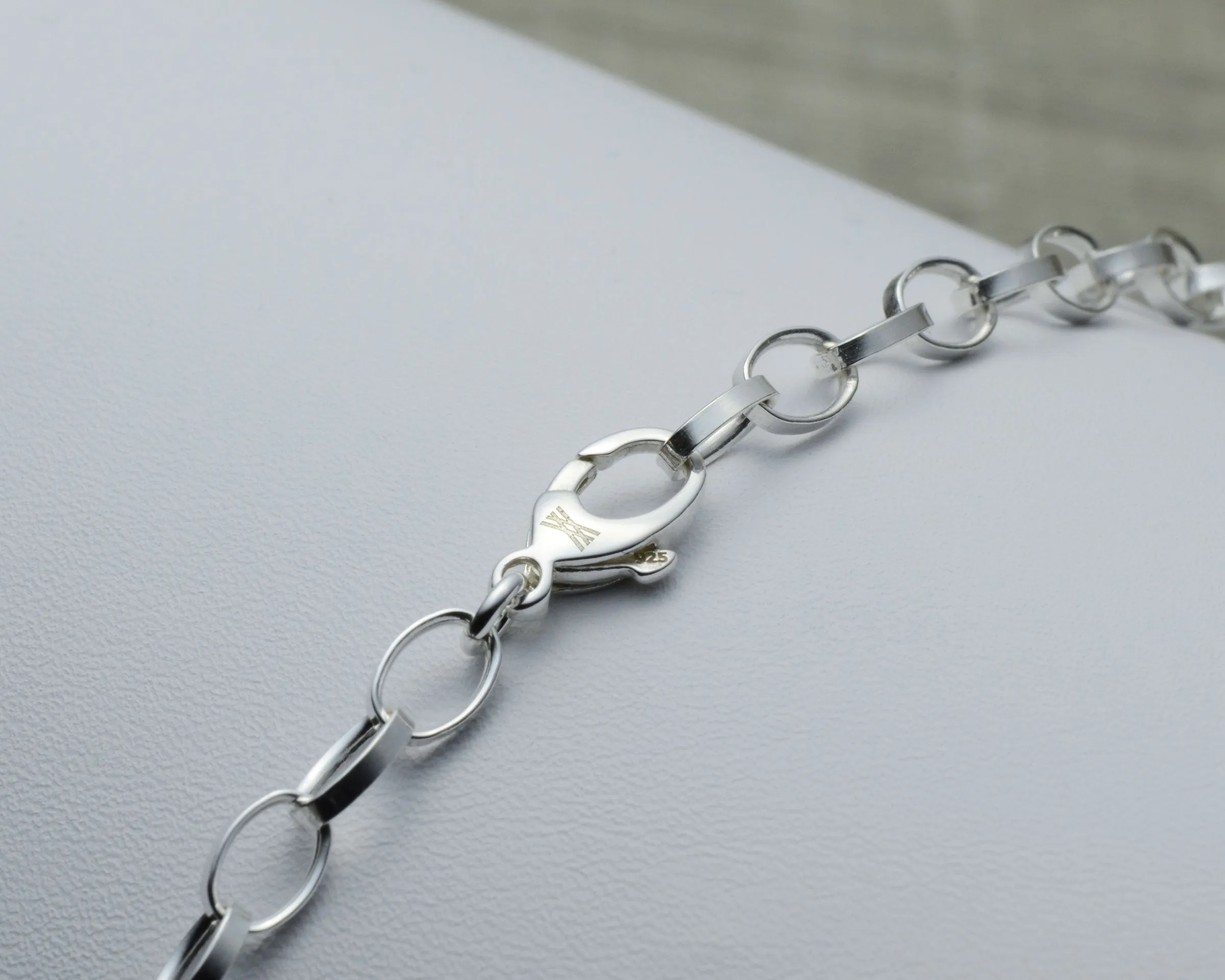PERSONALIZED APPLE CHARM BRACELET