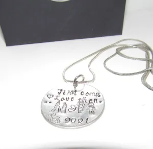 pregnancy's announcement gift, mom to be necklace, stamped necklace for mom, personalized baby announcement gift, baby shower gift