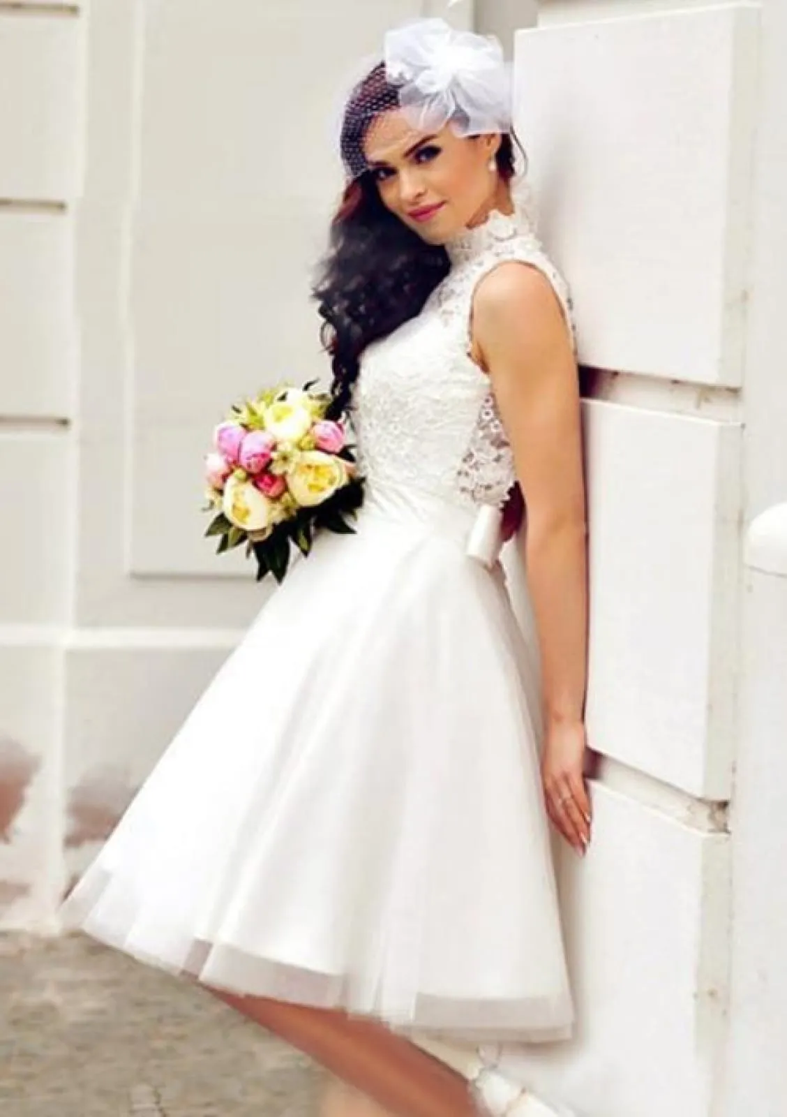 Princess High-Neck Sleeveless Keyhole Knee-Length Lace Tulle Bridal Dress