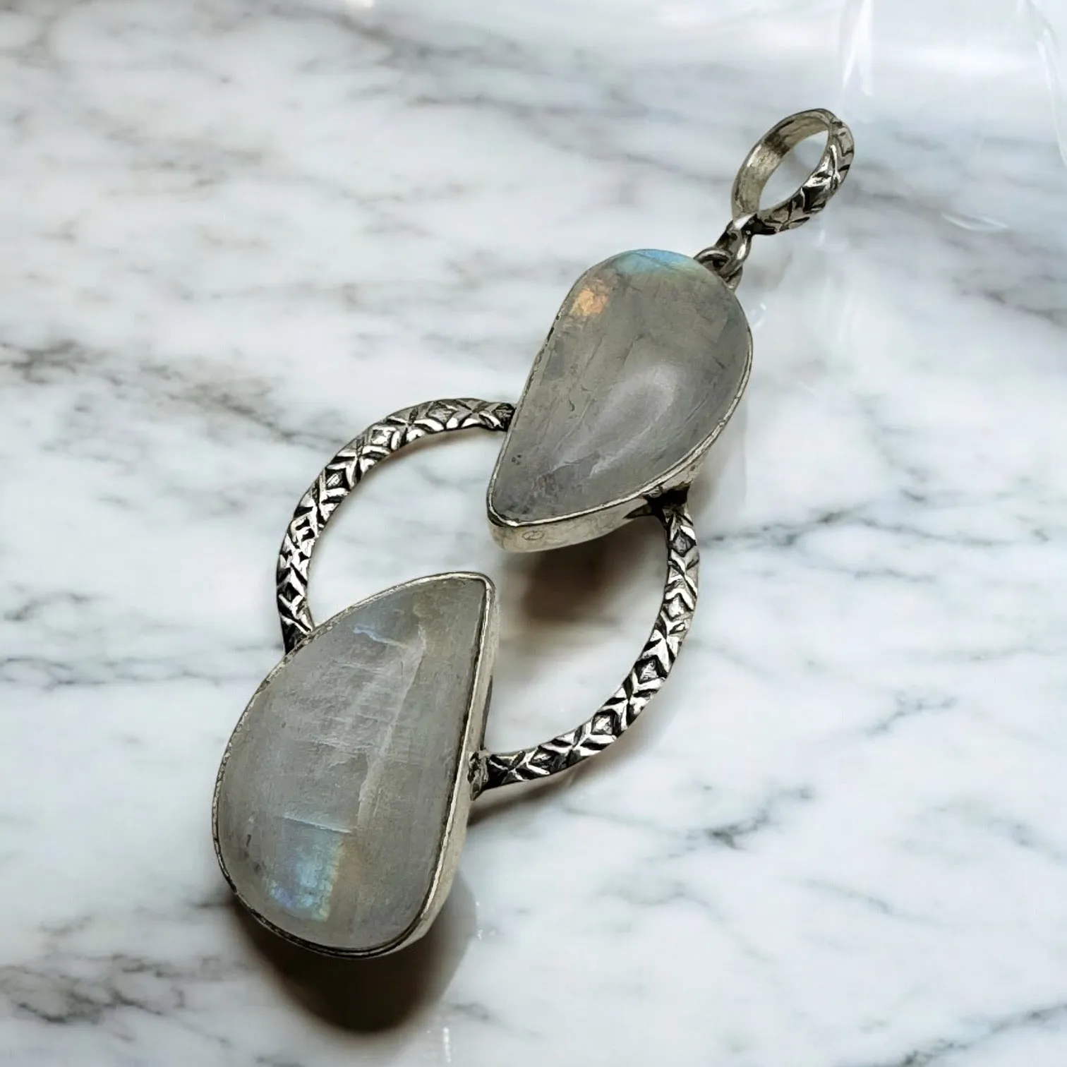 Rainbow Moonstone Solid 925 Sterling Silver Pendant