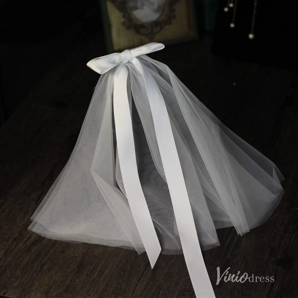 Roycebridal Classy Satin Tulle Short Veil with Bow Viniodress AC1313