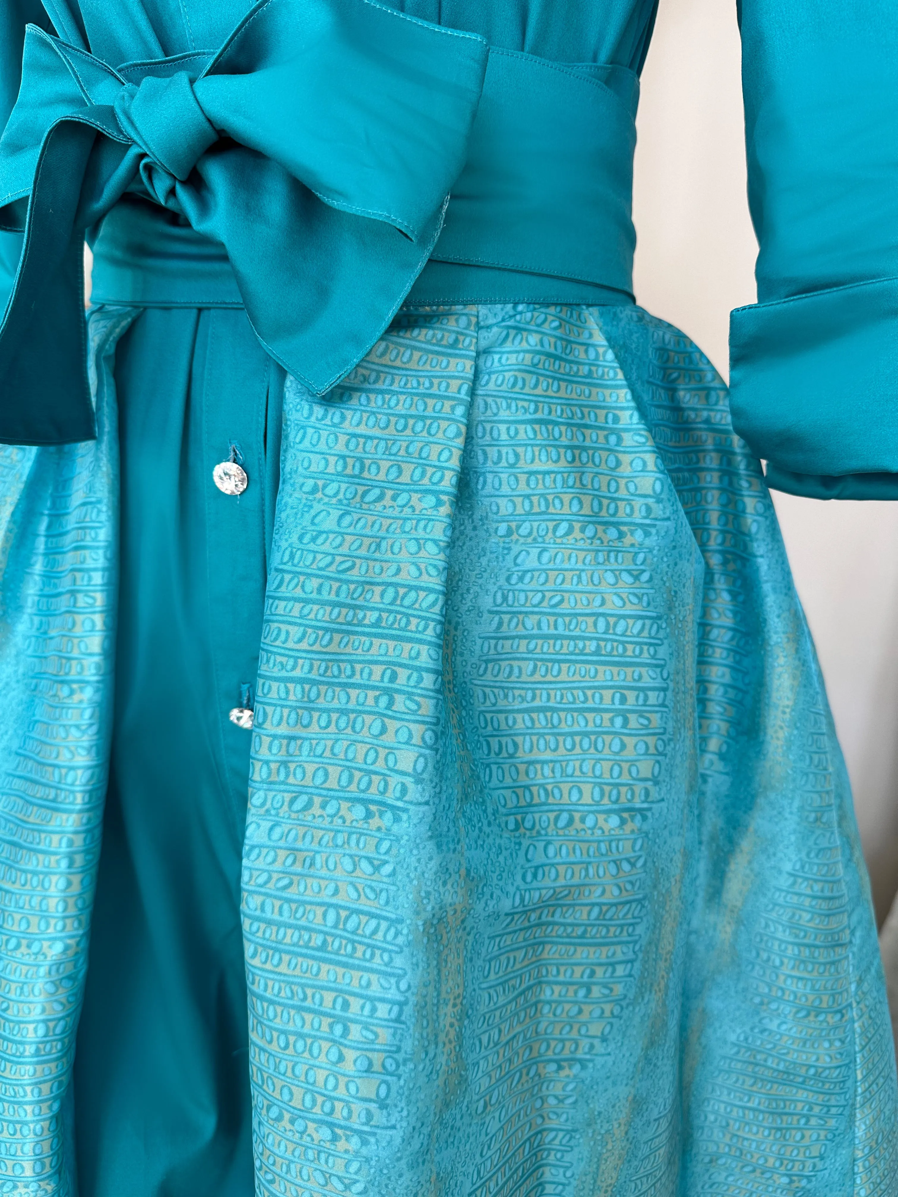 Taffeta Overskirt in Peacock Gator