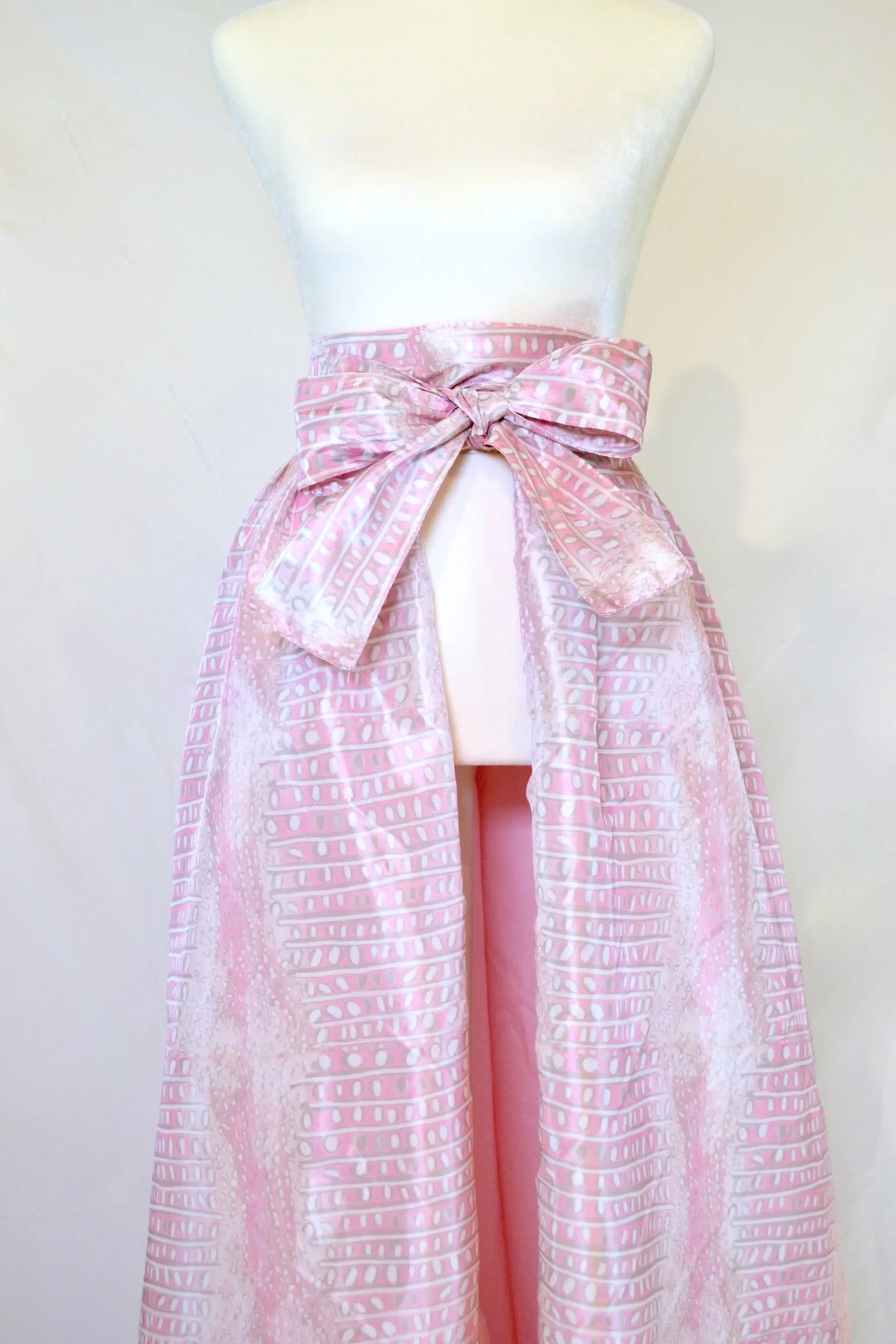 Taffeta Overskirt in Pink Champagne Gator