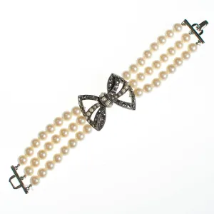 Vintage Richelieu Pearl Bracelet with Marcasite Bow