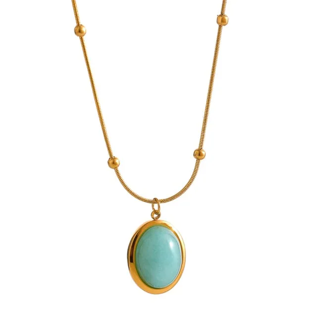 White Oval Pendant Necklace in Gold