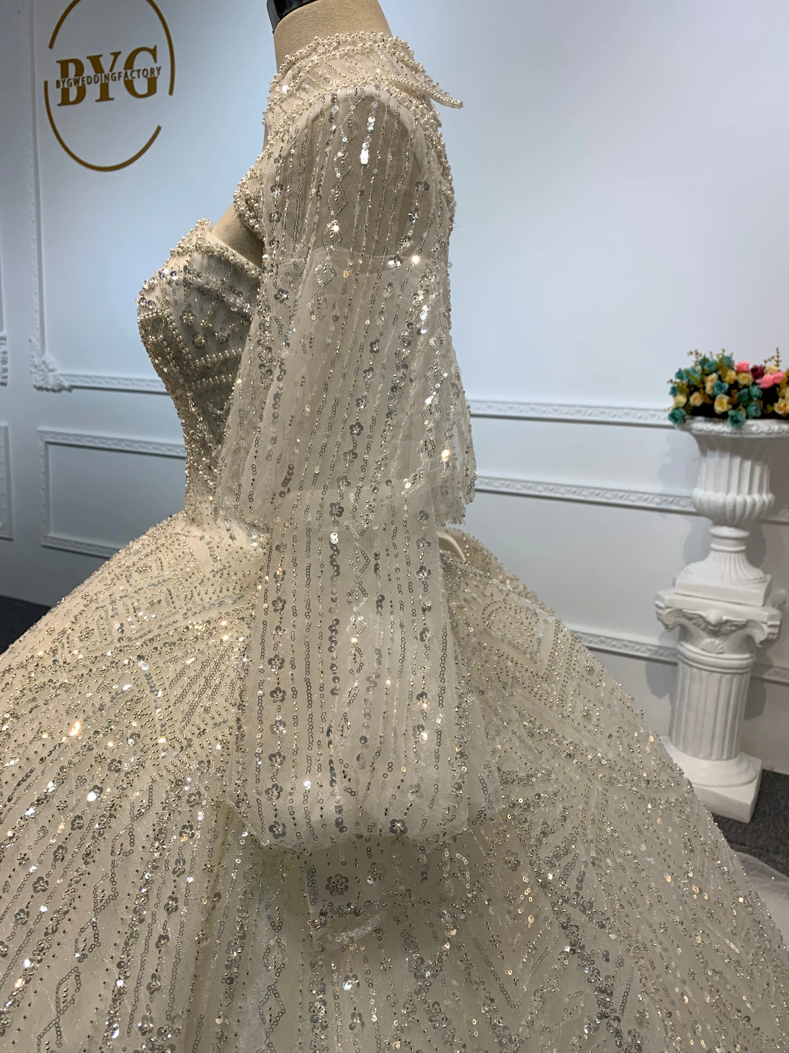 Z024-The Luxury Beading Ball Gown With Removable Decoration